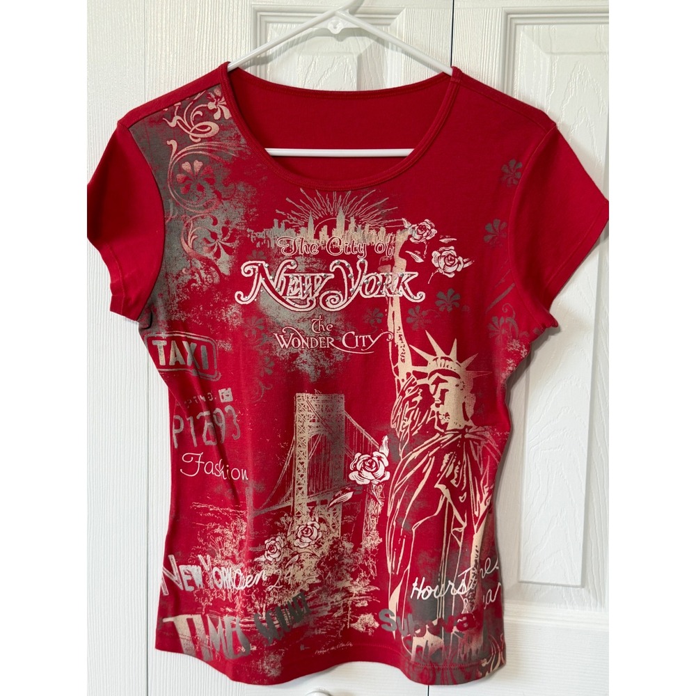 New York City The Wonder City Red Graphic Tee Rhinestone NYC Shirt Medium